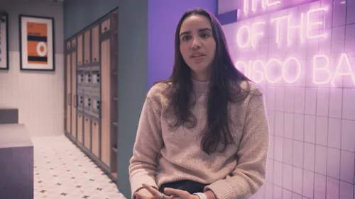 Lourdes, Vita Student resident